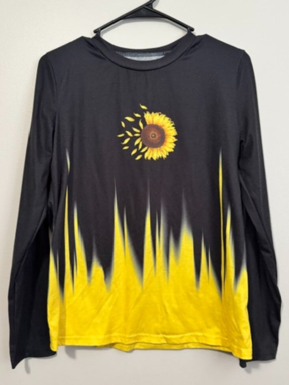 Woman's Emery Rose Long Sleeve Crew Neck T Shirt w Sunflower and Drip Pattern